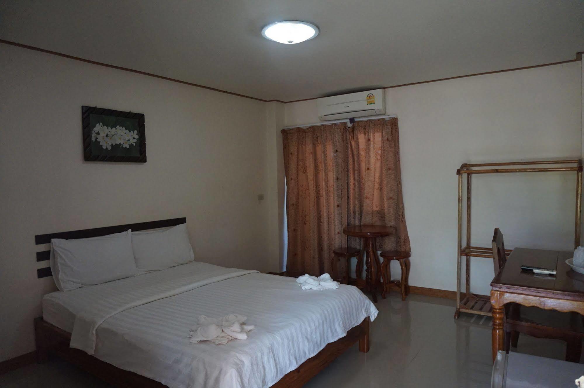 Gongaew Mansion Hotel Ubon Ratchathani Bagian luar foto