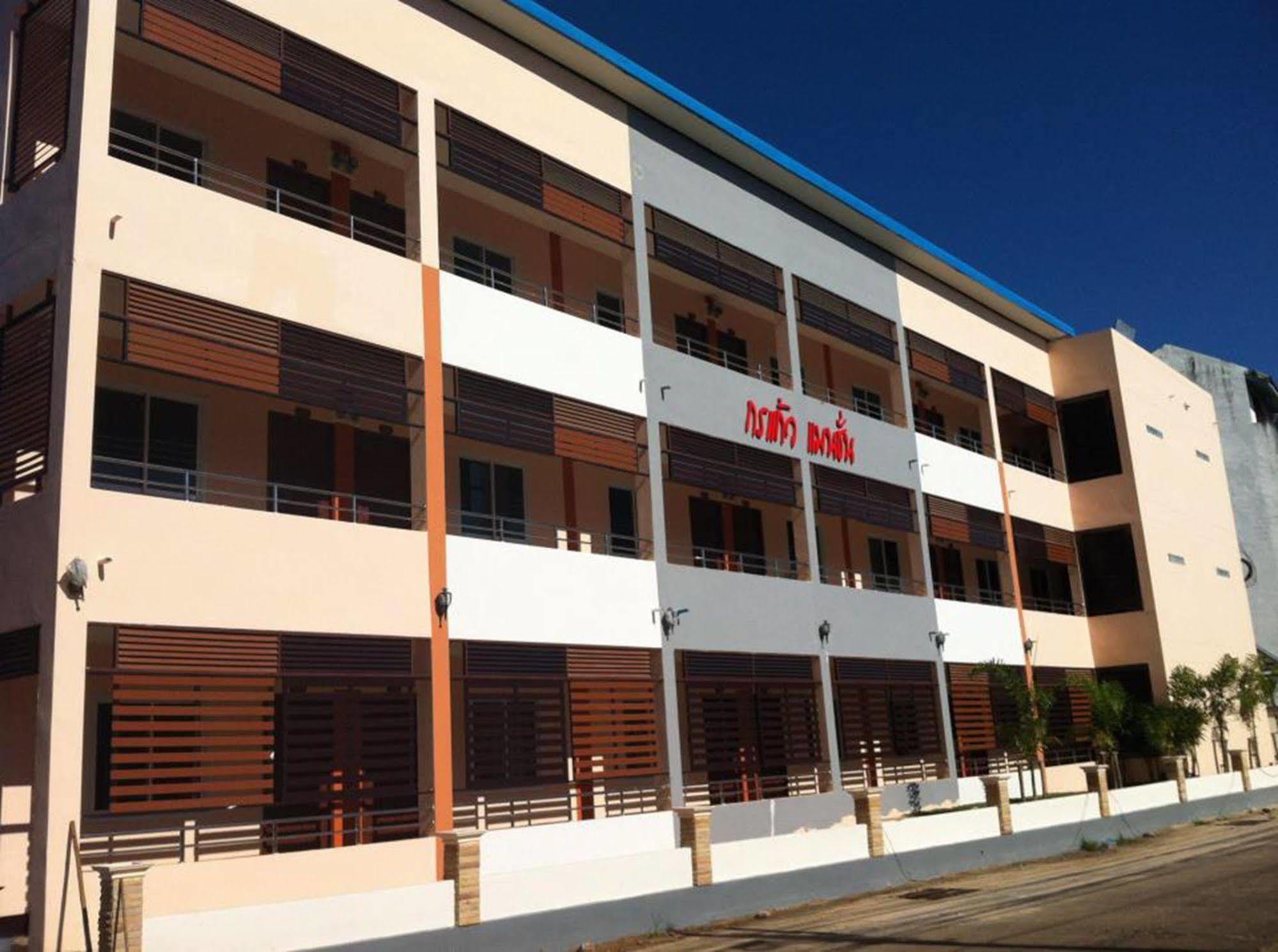 Gongaew Mansion Hotel Ubon Ratchathani Bagian luar foto