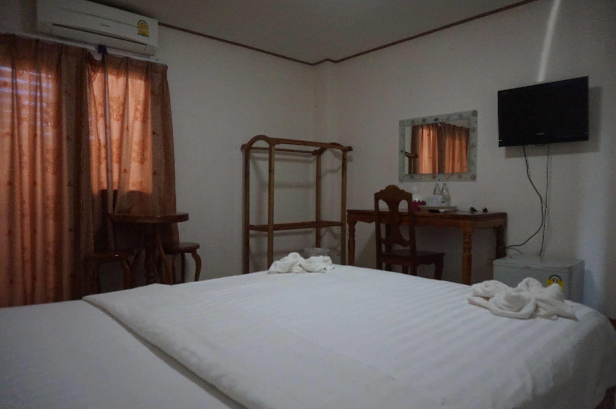 Gongaew Mansion Hotel Ubon Ratchathani Bagian luar foto