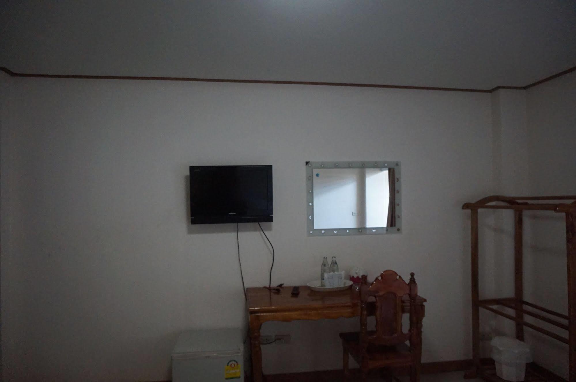 Gongaew Mansion Hotel Ubon Ratchathani Bagian luar foto