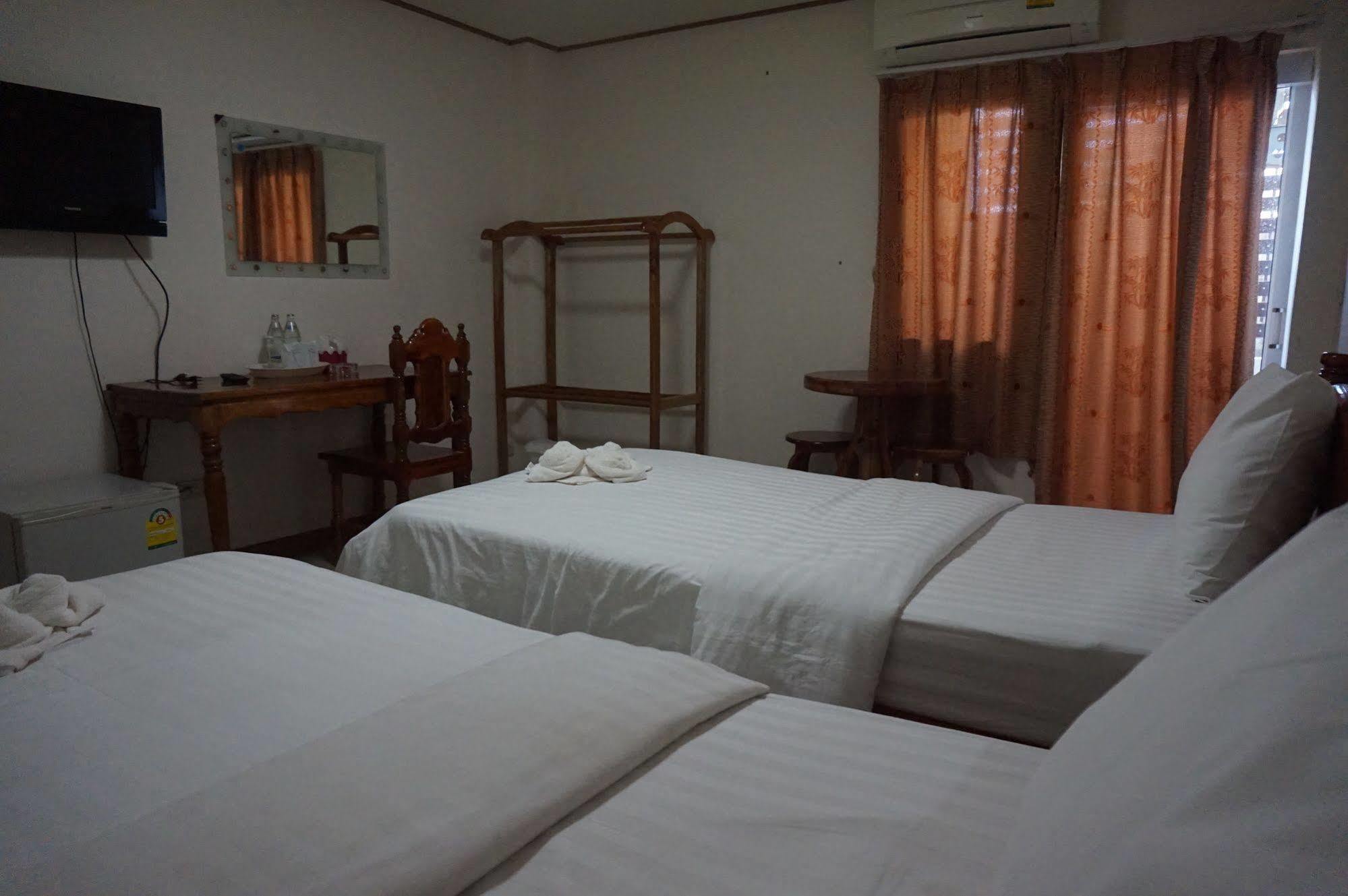 Gongaew Mansion Hotel Ubon Ratchathani Bagian luar foto
